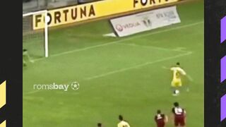 Mental Baja! Meski Ditekan Wasit, Kiper Ini Tetap Tampil Luar Biasa 3