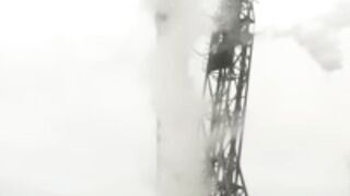 SpaceX Falcon 9 launches 24 starlink satellites from California