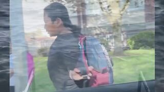 Baru turun dari mobil, langsung nyambut tiang. Tiang: lu ngapa dah? #Tiang #Lucu #Fyp #Nabrak #Mobil