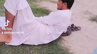 Follow kro our comments ma follow back snd kro ma bhi apko back kro ga wada bro