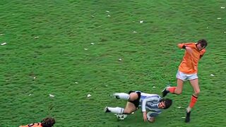 Final Piala Dunia 1978 antara Argentina dan Belanda memang sangat brutal