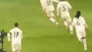 Momen pas dimana Rüdiger bikin seluruh skuad lari kayak dia ????