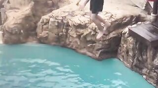 He Jumped Into The World_s Most Dangerous Pool ????