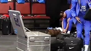 Kartu Merah Yang Membuat Kiper Terlihat Bodoh
