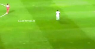 banyak peluang mencetak gol. 2
