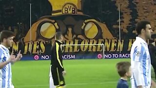 "Mereka bilang sepak bola dimainkan di lapangan. Tapi malam ini, tribun yang mengambil alih pertandingan. ????⚫️????"