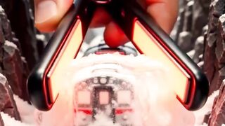 Wenn eine riesige Hand die Mini-Welt rettet… ????????