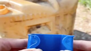 Flexible Car & Motorcycle Oil Funnel – Leak-Proof Refueling Tool