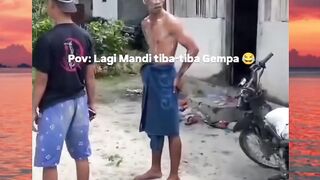 yang penting udah pake handuk