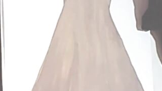 Apprenez à dessiner une robe de soirée ornée de broderies raffinées