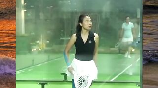 kostum nabila syakieb saat main padel di sorot 2
