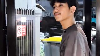 DEVINISI - Buah naga yang montok
