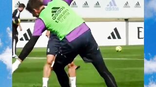 PAHLAWAN KESIANGAN???? - Adobet88
