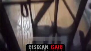 jangan sendirian di rumah