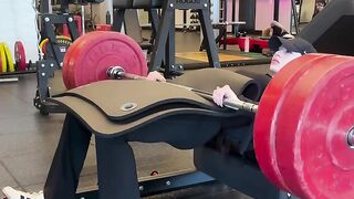 heavy legs day that single leg superset is no joke