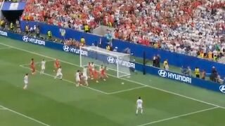 Gol bunuh diri Nematov memperlebar keunggulan Selecao