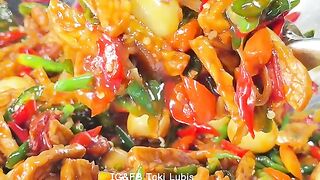 esep Nasi Kuning Gurih Komplit Lauk Sambal Goreng Tempe Telur Puyuh! ????✨