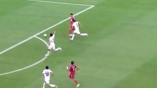 Cristiano Ronaldo kembali menunjukkan mengapa namanya masih ditakuti lawan.