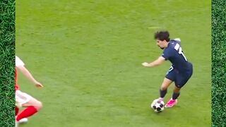 Mimpi Bola 103