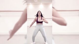 Indian Girl Enaya Kapoor Dance