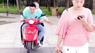 smart woman handles thief