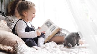 BaByliss - a girl playing with a cat | Trending HD Video