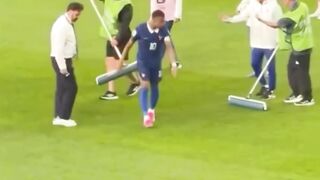 Belakangan ini, meme "Mbappé sang diktator" membanjiri media sosial seputar sepak bola ???? 2