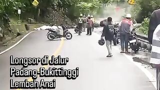 Ngeri Bre! Rem Blong Usai Turun Gunung Lawu, Bus Rombongan Pendaki Asal Jakarta Tabrak Warung di Karanganyar 2