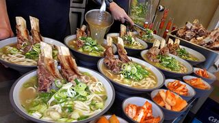 #국수 #칼국수 Amazing! The best noodle soup with beef ribs. and Fresh Kimchi. / Korean street food