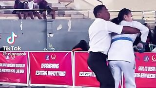Layanan resmi customer Agoda