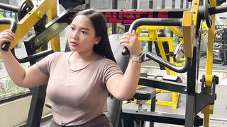 Are flies attracted to women who are sweating?