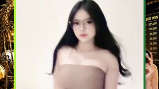 ???? Senyumnya manis, auranya bikin terpikat. Siap bikin harimu lebih berwarna! ❤️