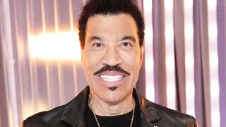 Lionel Richie reportedly hospitalized after cutting concert short amid medical incident