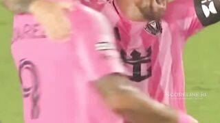 Messi Langsung pede maksimal pas sahabatnya ada di sebelah dia???? 2