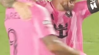 Messi Langsung pede maksimal pas sahabatnya ada di sebelah dia???? 3