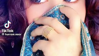 Beautiful Eyes Colour
