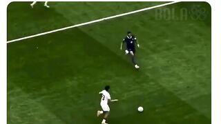 Kylian Mbappé menjadi pemain kedua sejak Pelé yang mencetak gol di final Piala Dunia saat masih remaja
