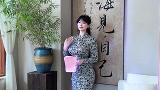 Prety Lady From China With Amazing Figure