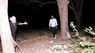 शैतानी बचे ने अचानक हमारे ऊपर हमला कर दिया