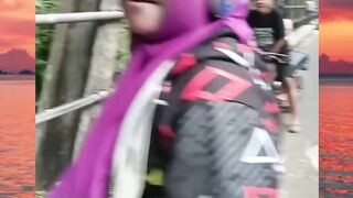 aduh jadi malu kan dede