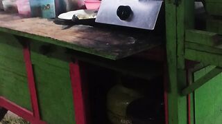 Masih jualan lagi .