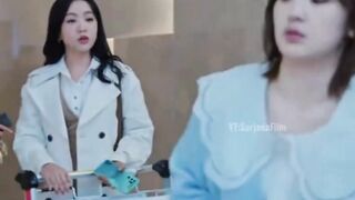 Bahaya sering kali datang bukan dengan ancaman, melainkan dengan senyuman dan wajah yang meyakinkan. ????✨