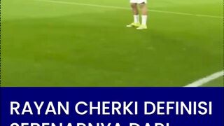 pemain dengan atribut "tendangan geledek"
