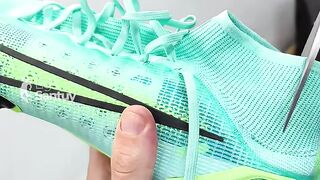 Mengapa Mbappe Memotong Kerah Sepatunya?????