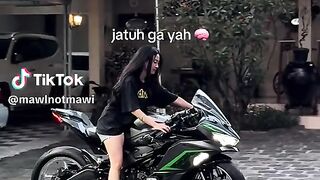Layanan CS Agoda 24Jm