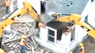 Old House To Billionaire Mansion In 10 Seconds