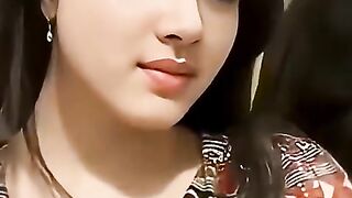 Elina devia gemoy
