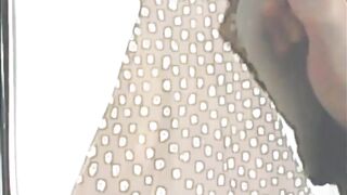 Apprenez à dessiner une robe de soirée ornée de broderies raffinées 2