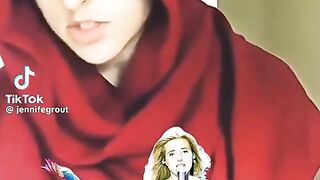 مطربة امر. يكية تعتنق الاـ سلام وتقرأ القرآن الكريم بصوت كله خشوع سبحان الله ♥.mp4
