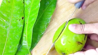 টক-ঝাল-মিষ্টি কাঁচা আম মাখা